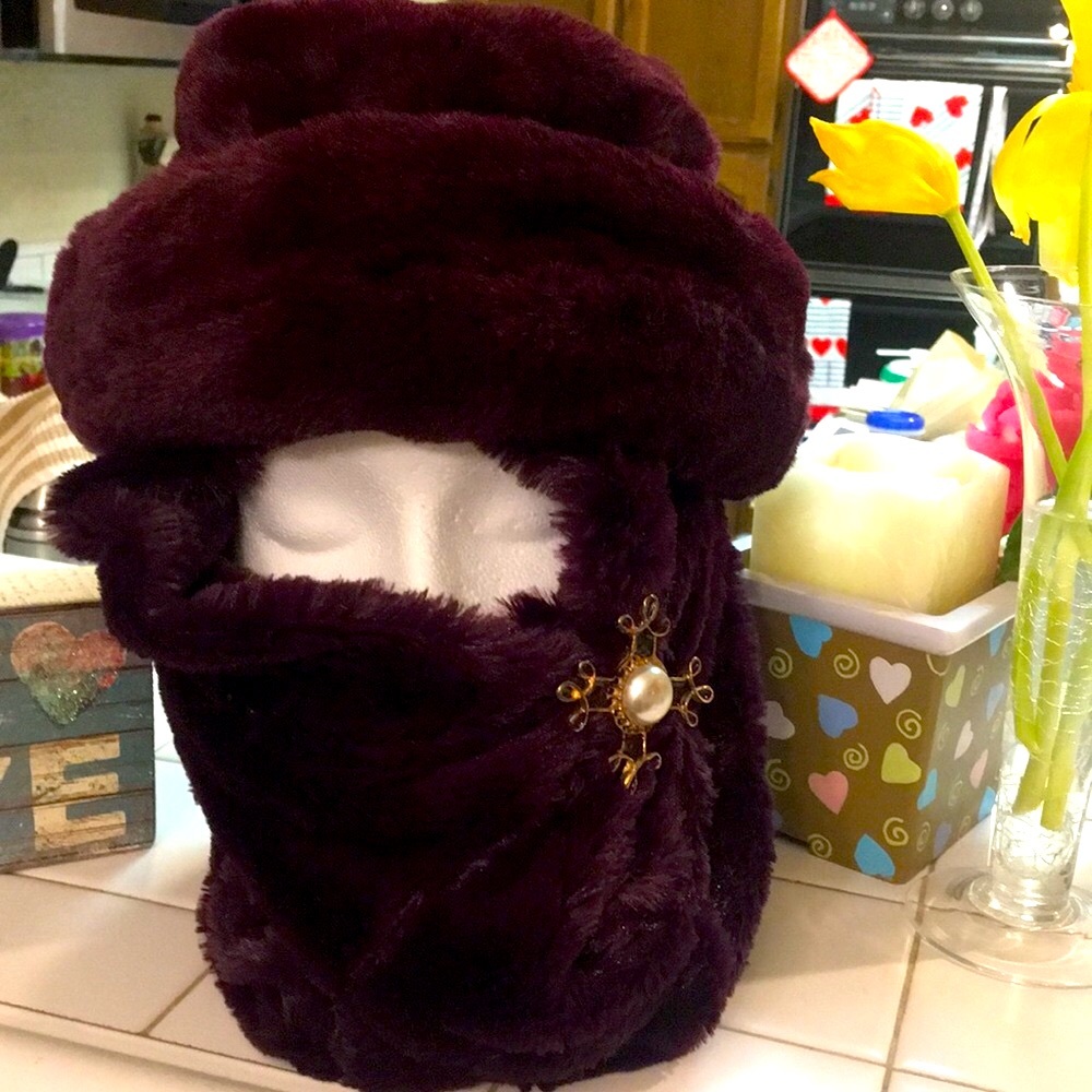 SET- Purple/Plum Faux Fur Hat & Infinity Scarf - Picture 3 of 15